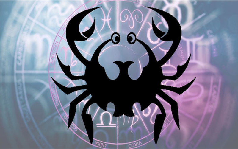 مواليد برج السرطان: نجاحات ومفاجآت سارة في يوم الاثنين القادم